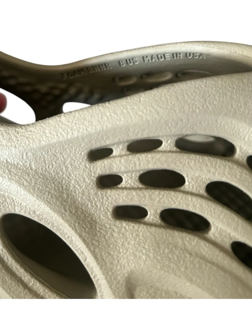 Yeezy Foam Runner Clog in Khaki Tan - Picture 4 of 5